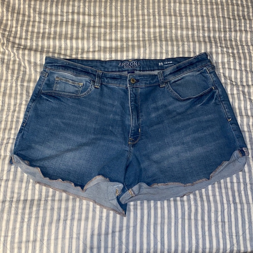 Arizona Mid Rise Shorts